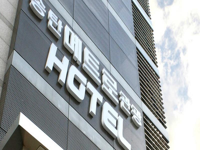 Metro Pol Tourist Hotel Phjongthek Kültér fotó