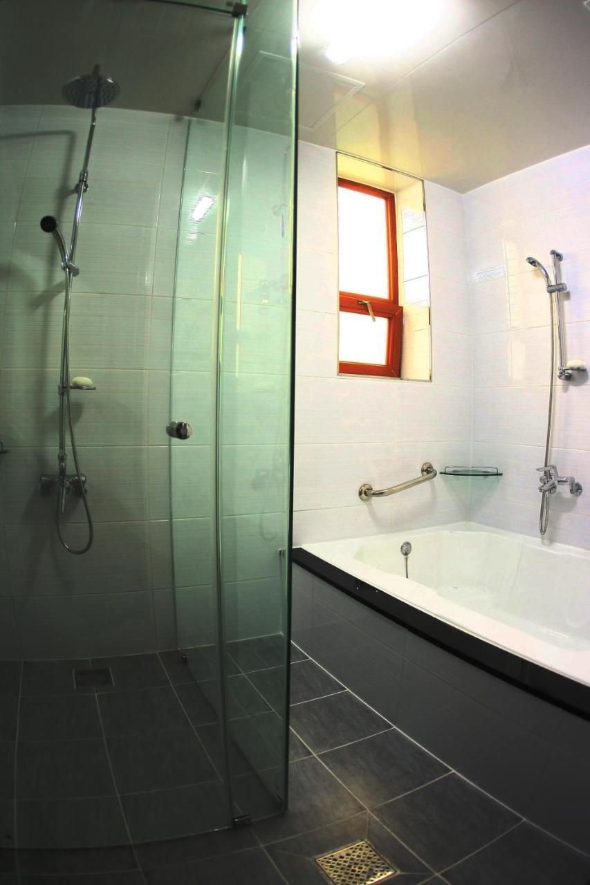Metro Pol Tourist Hotel Phjongthek Szoba fotó